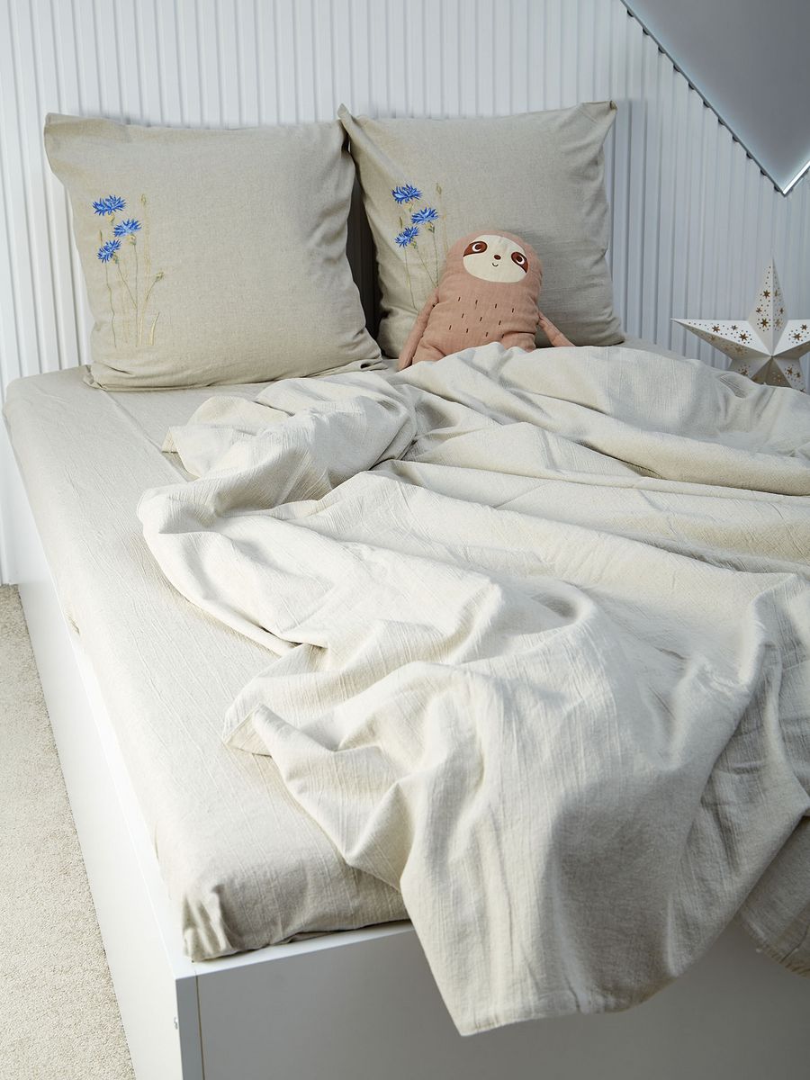 Linen Bedding in Grey with Cornflower Accents