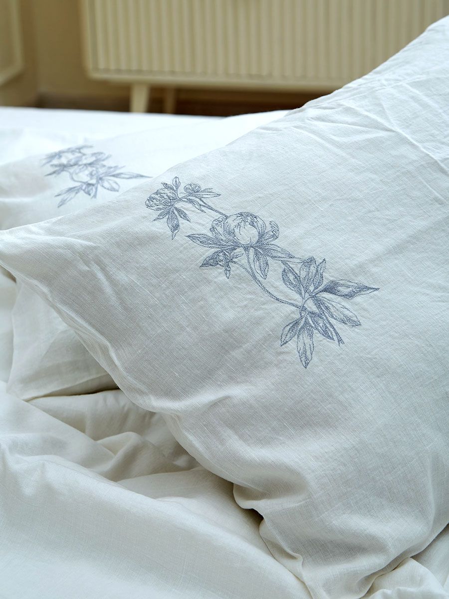 Linen Bedding in White with Delicate Embroidery