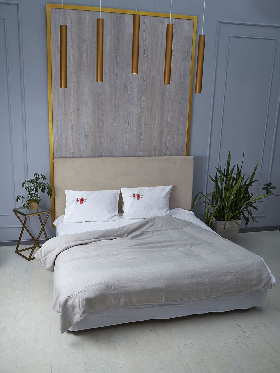 Linen Bedding in White and Beige with Elegant Embroidery