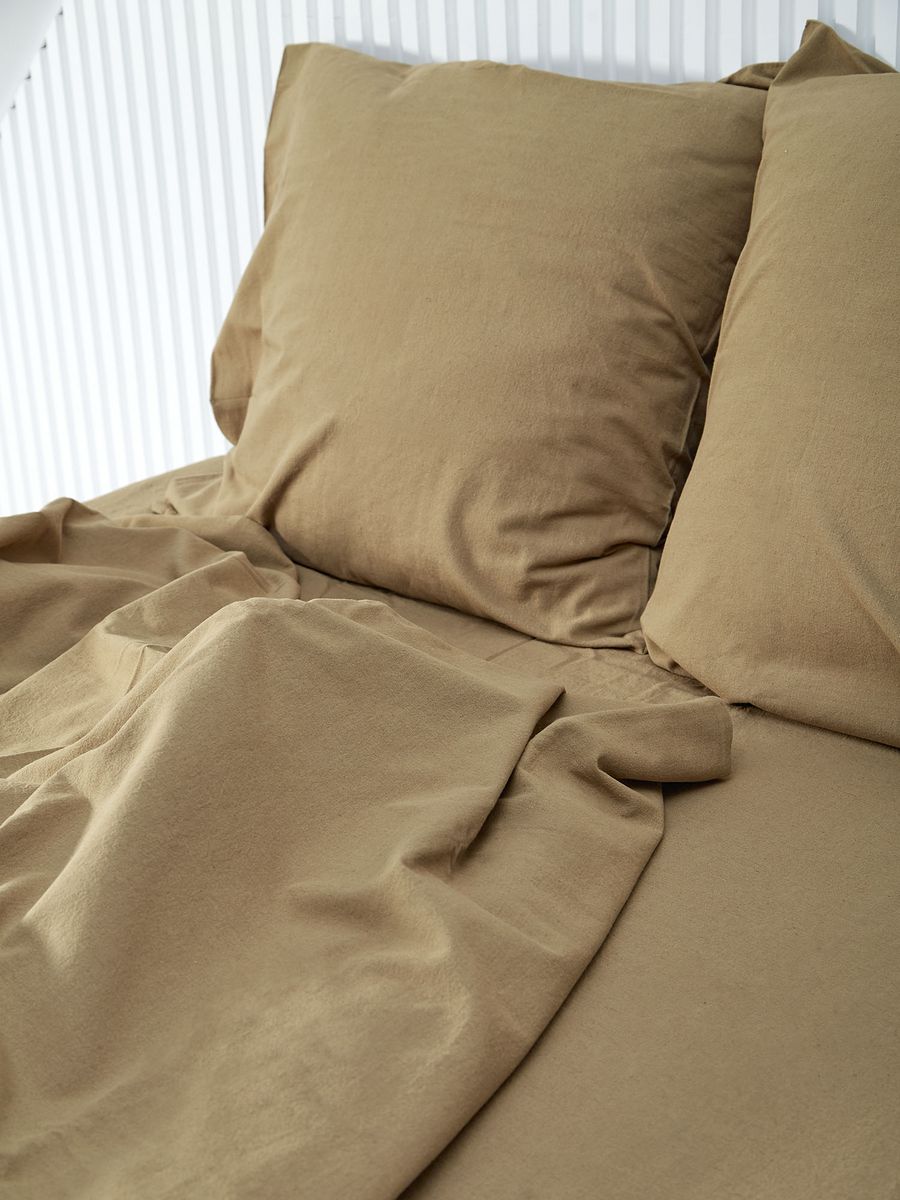 Linen Bedding in Sand