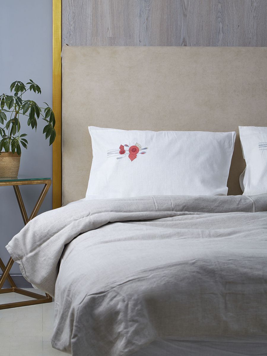 Linen Bedding in White and Beige with Elegant Embroidery