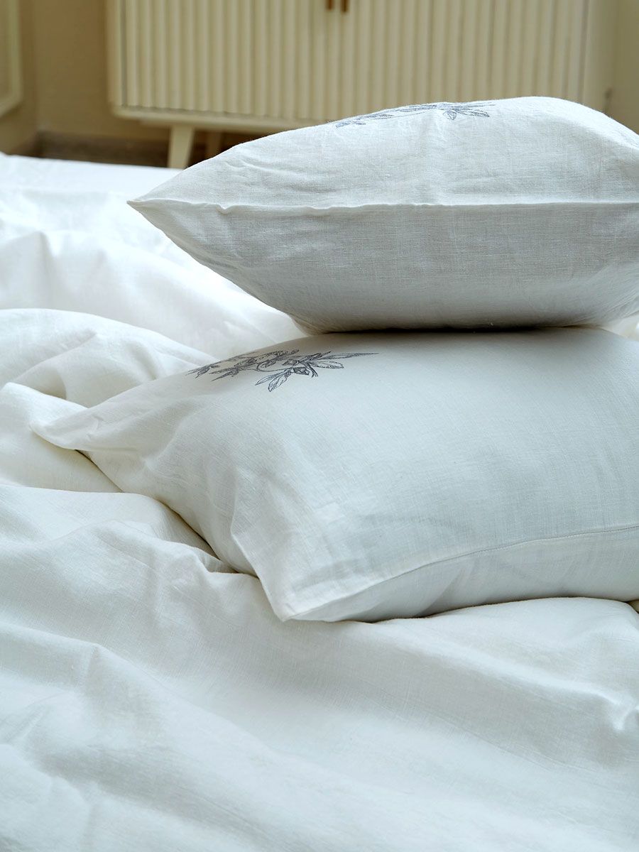 Linen Bedding in White with Delicate Embroidery