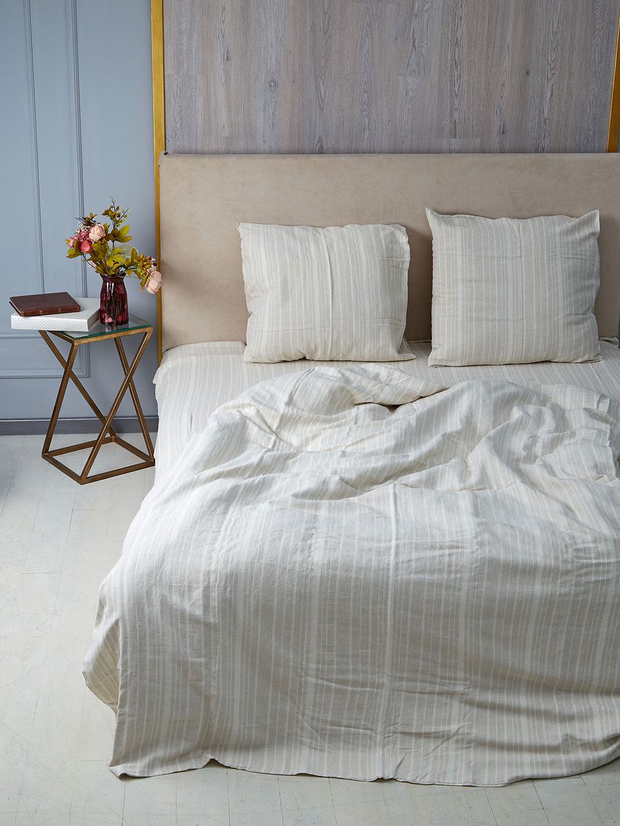 Classic Linen White x Beige Bedding with vertical stripes